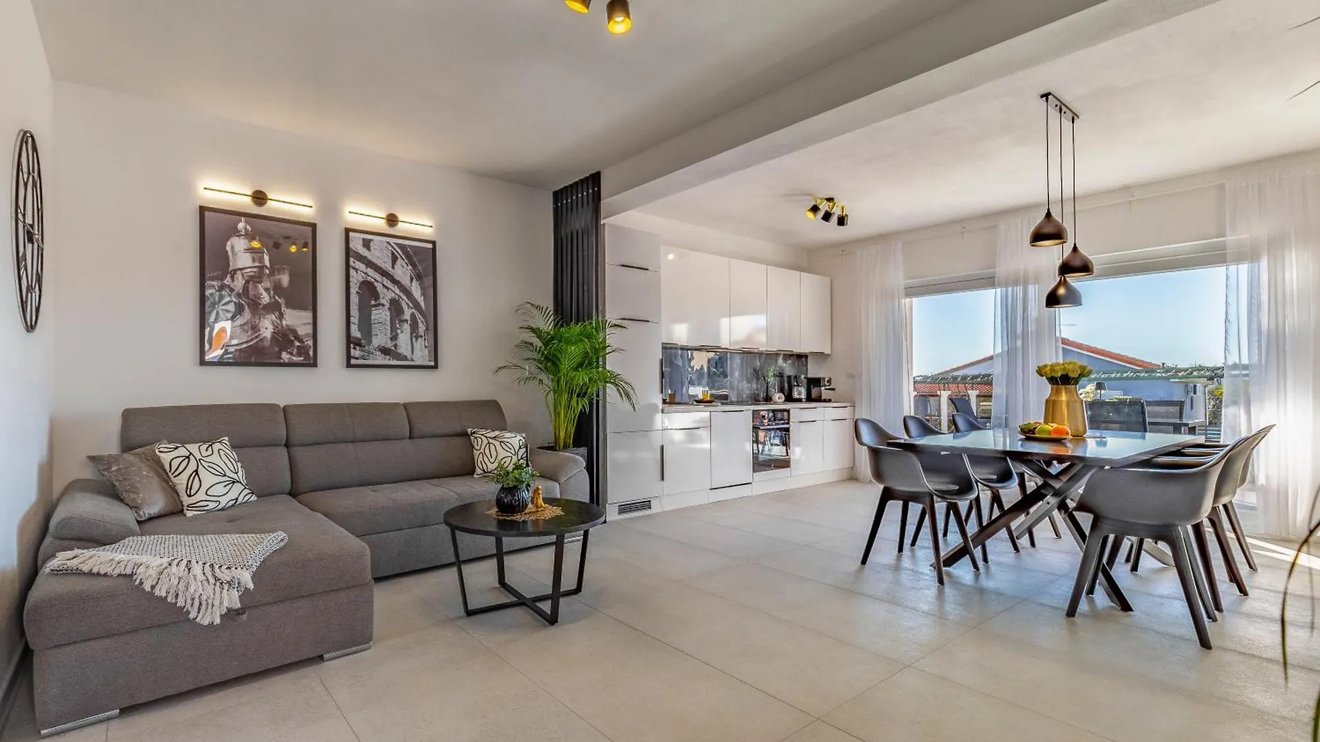 Villa Veluana Apartment 2 With Terrace Pula Croatia
