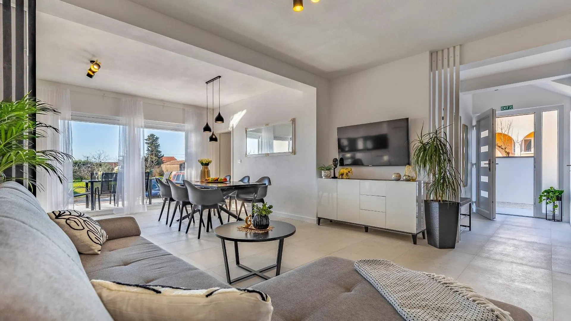 Villa Veluana Apartment 2 With Terrace Pula 0*,  Croatia