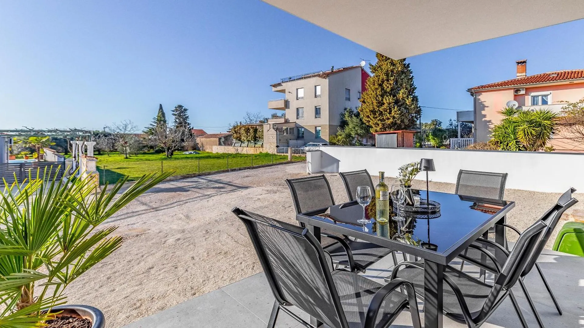 Villa Veluana Apartment 2 With Terrace Pula