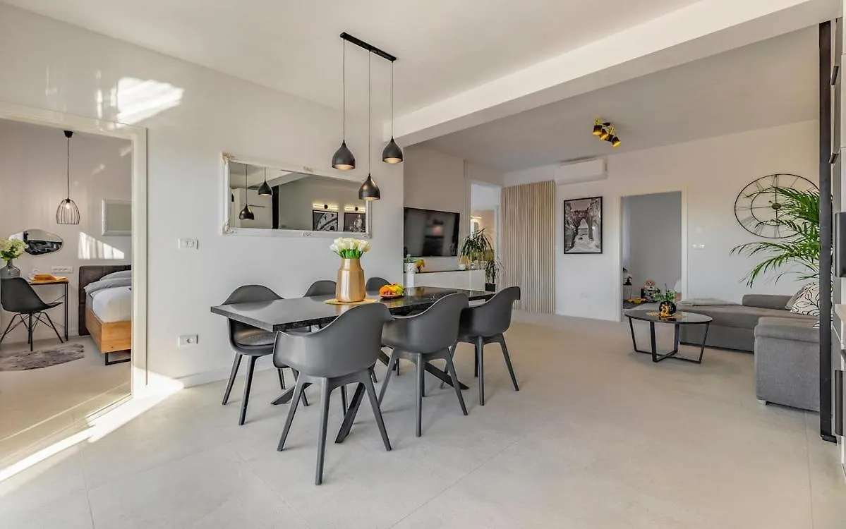 Villa Veluana Apartment 2 With Terrace Pula 0*,  Croatia